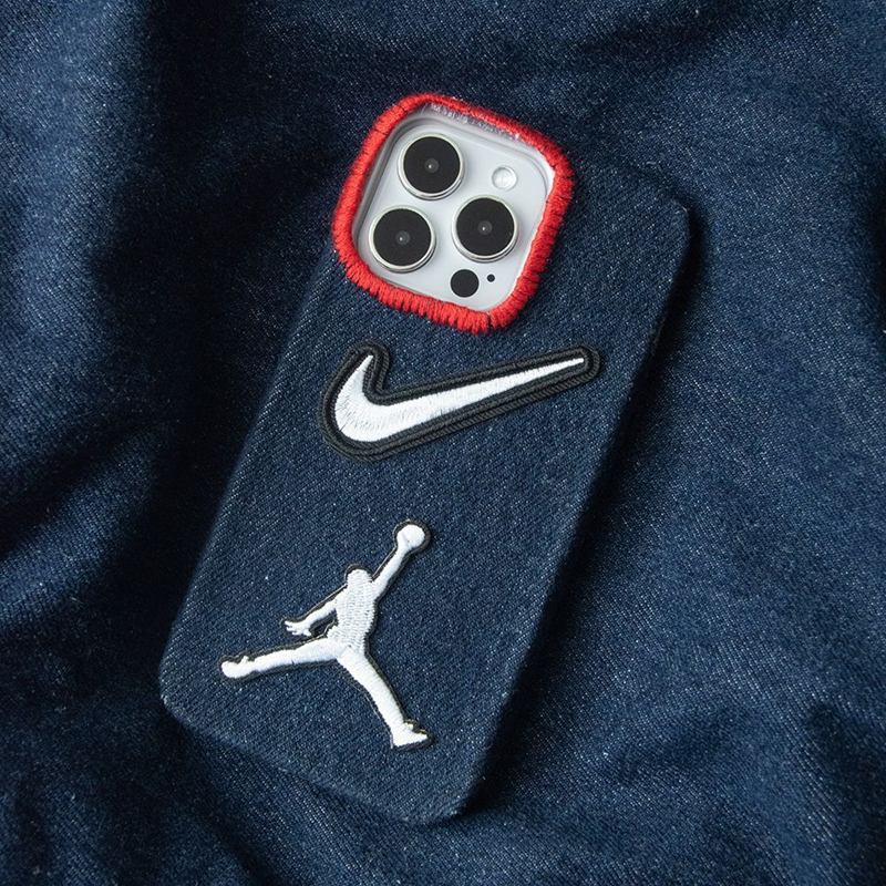 Nikeナイキ iPhone18/17/16ケース 